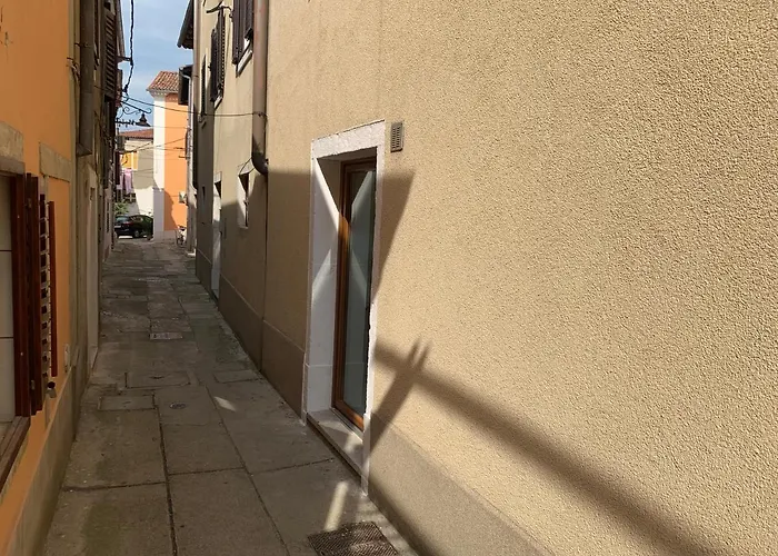 Old Town ゲストハウス イゾラ